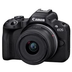 Canon EOS R50 с компактным объективом